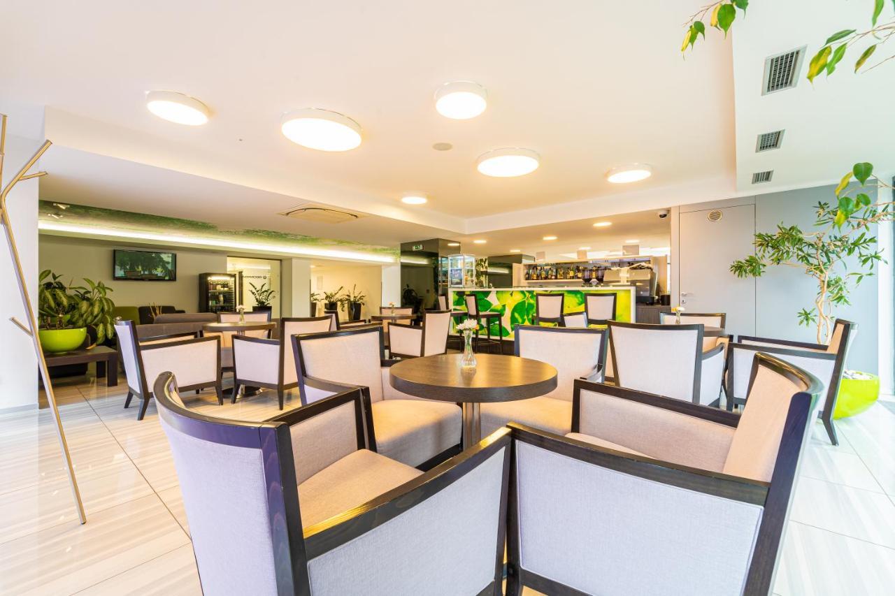 Hotel Ali Baba Humenne Ngoại thất bức ảnh